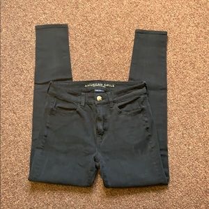 Women’s black skinny jeans